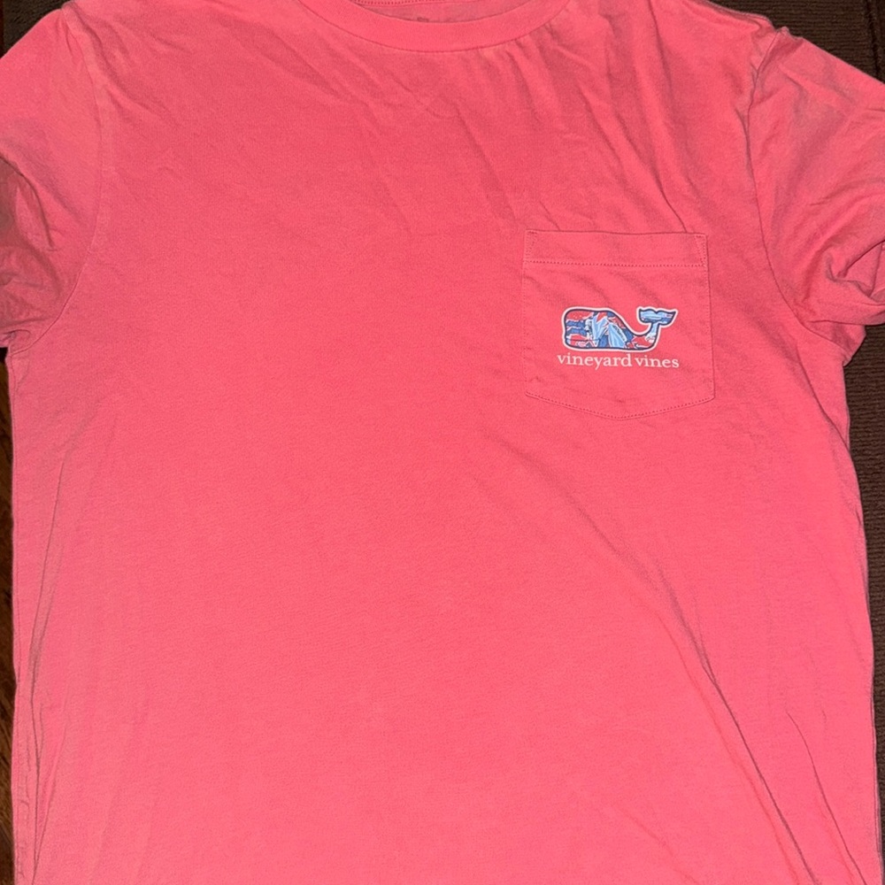 Men’s vineyard vines whale shirt